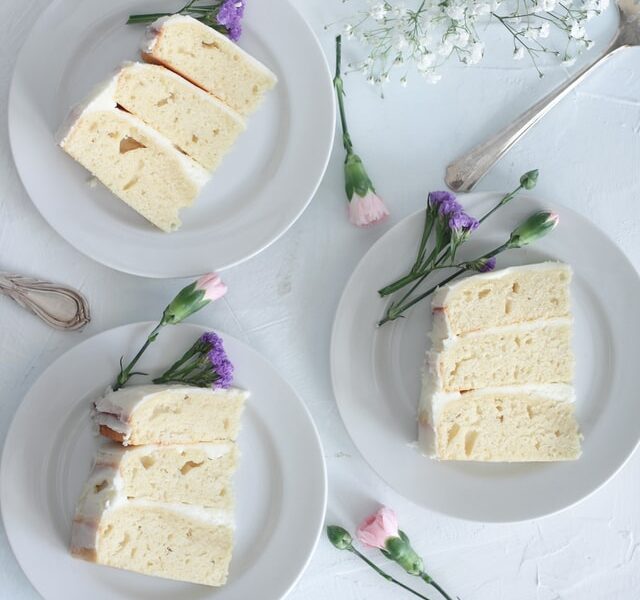 vanilla cake slices